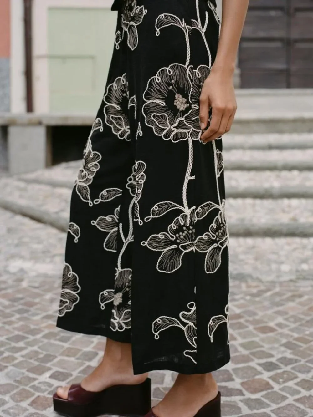 Zara Floral Embroidered Jumpsuit Black Ecru Wide Leg Linen Blend Small Summer